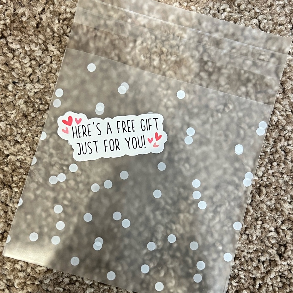 Set of 50 Free Gift Stickers with hearts - Picture 4 of 4